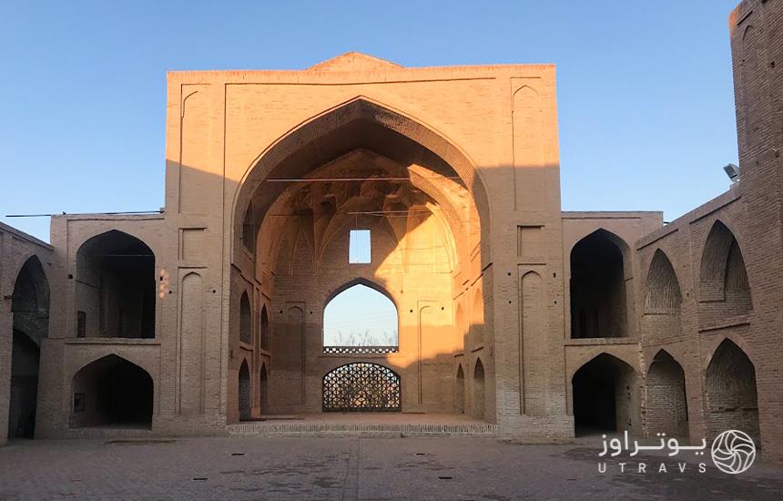 مسجد جامع اردستان از جاهای دیدنی اطراف اصفهان